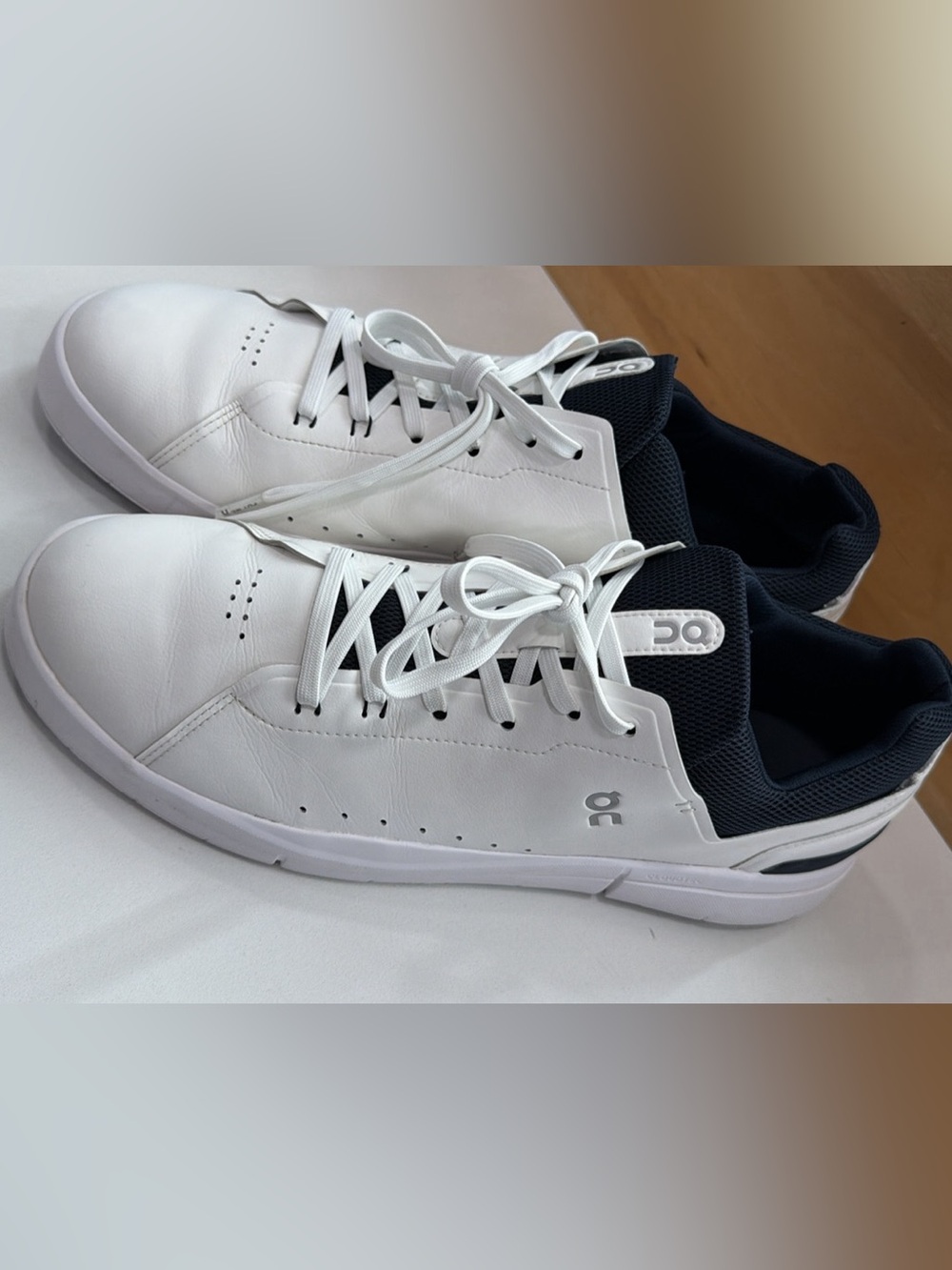 On Running Men's Roger Advantage Sneakers - White and Navy - Picture 3 of 8